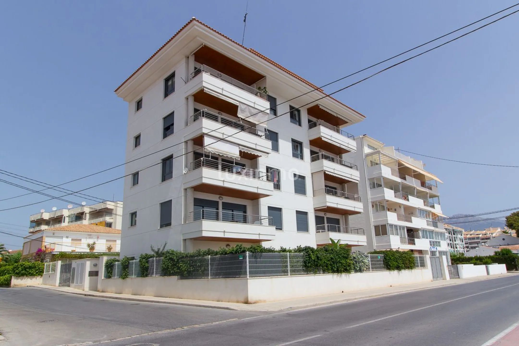 For sale luxury apartment in front of the yacht club of Altea — photo 1
