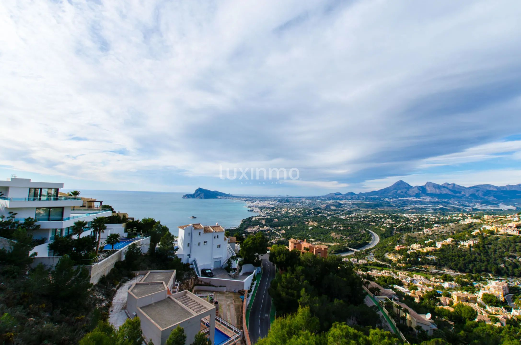 Villa with sea views in Altea Hills — photo 6