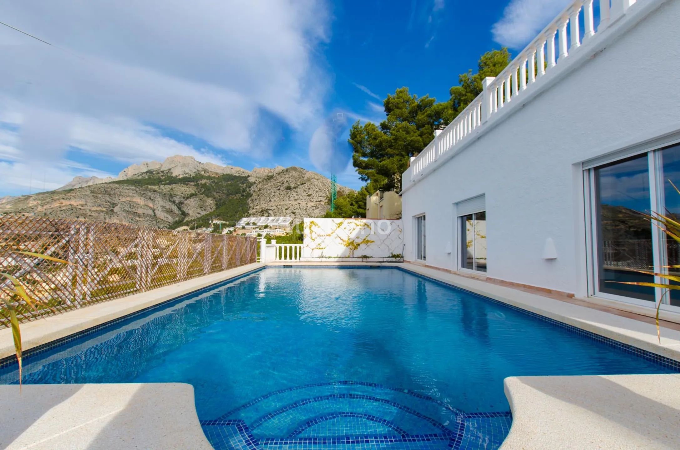 Villa with sea views in Altea Hills