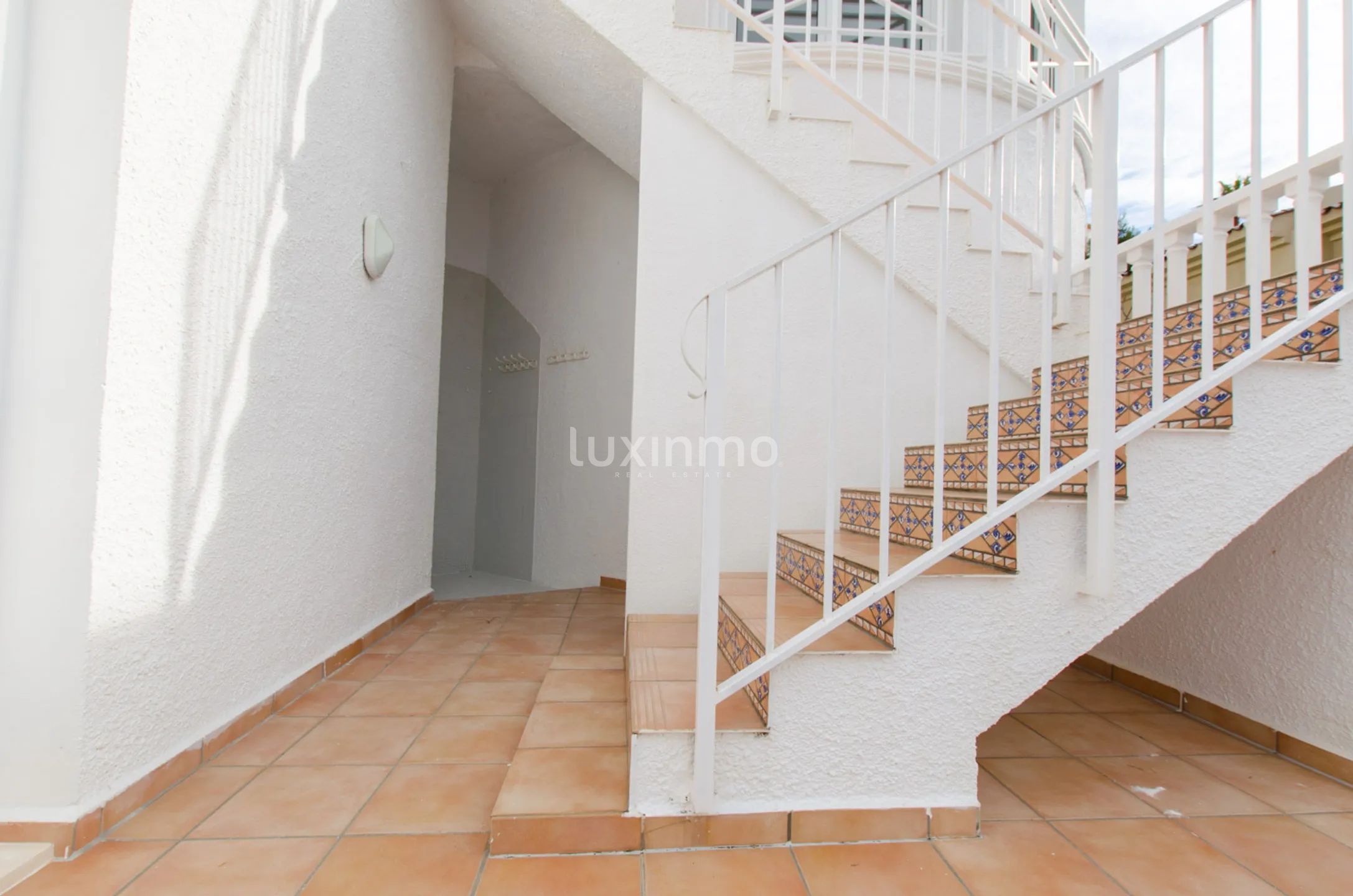 Villa with sea views in Altea Hills — photo 38