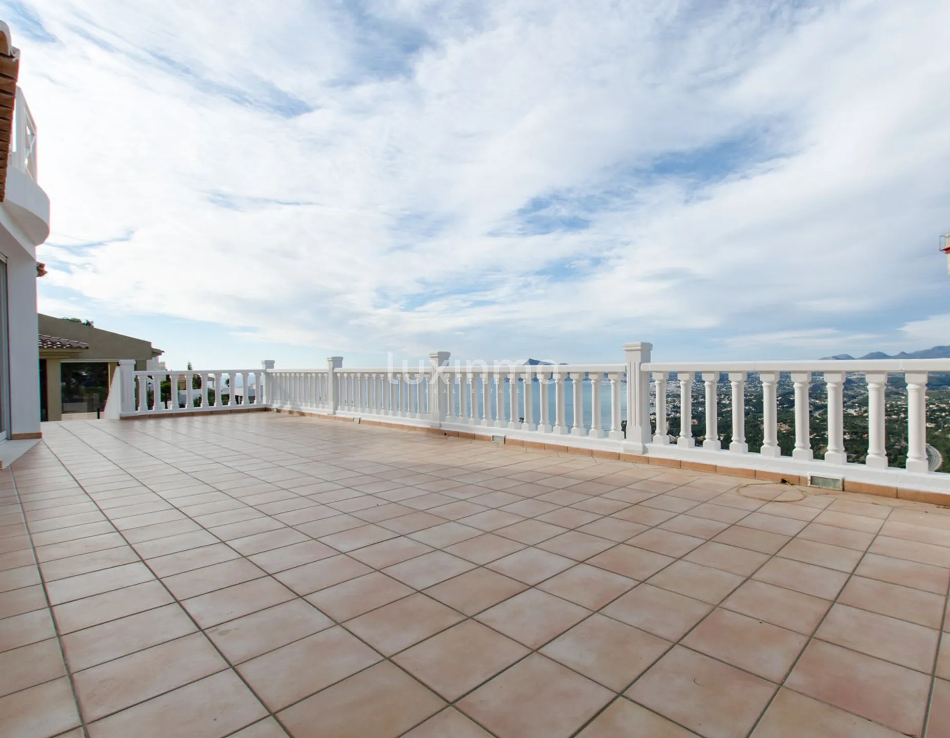 Villa with sea views in Altea Hills — photo 8