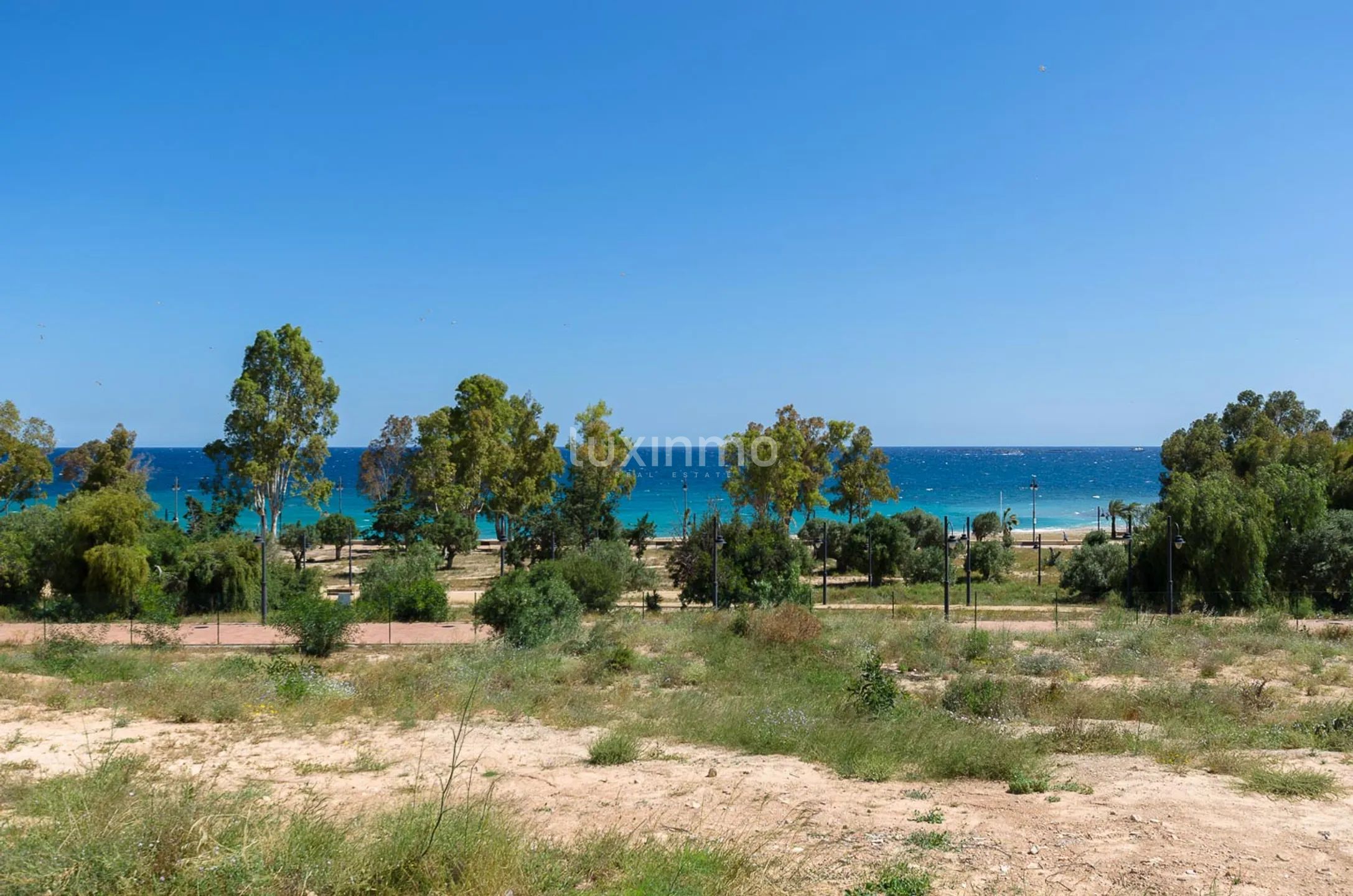 Excellent location on the first line of the Torres beach — photo 16