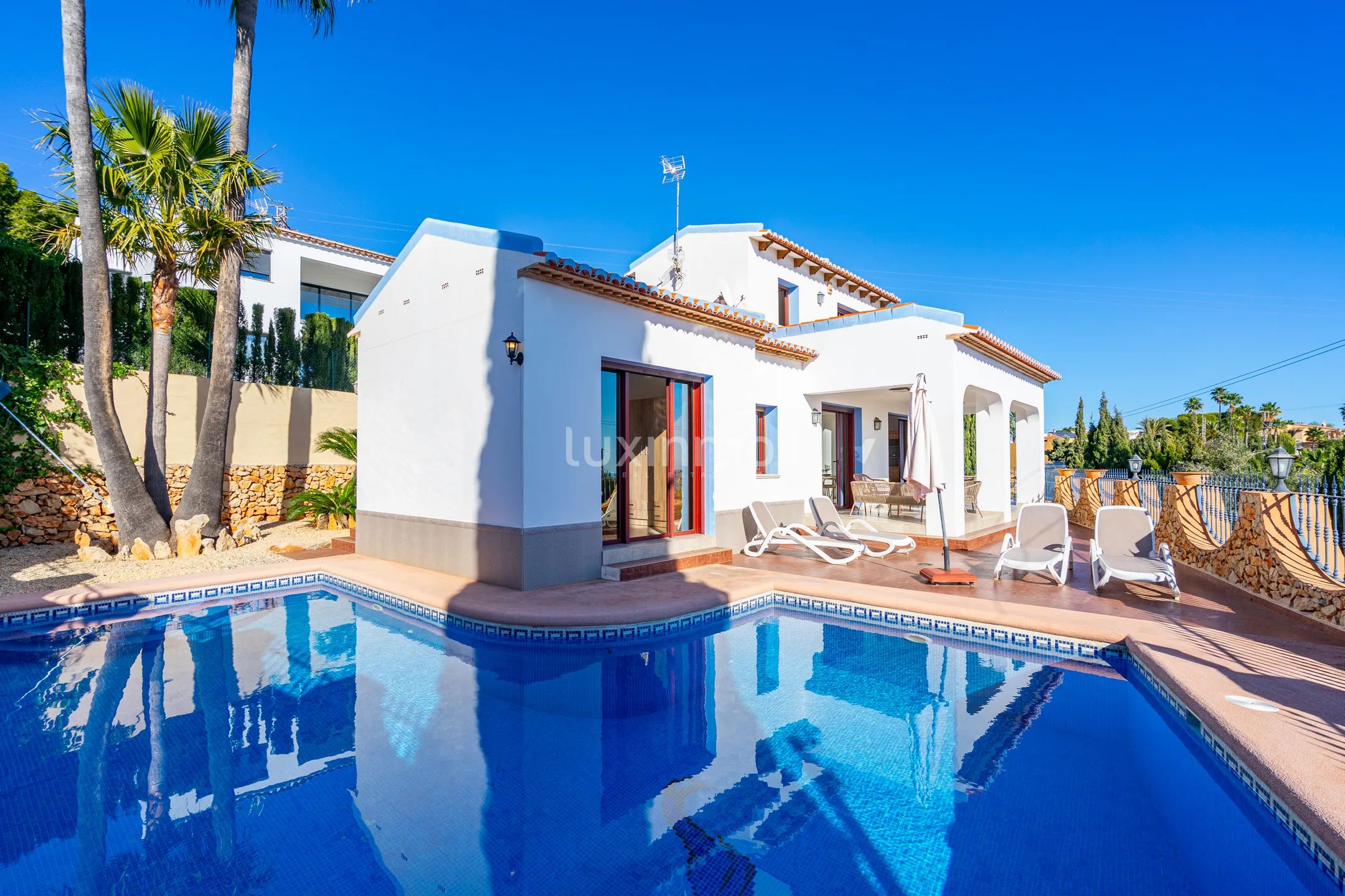 Villa med havsutsikt uthyres i Calpe