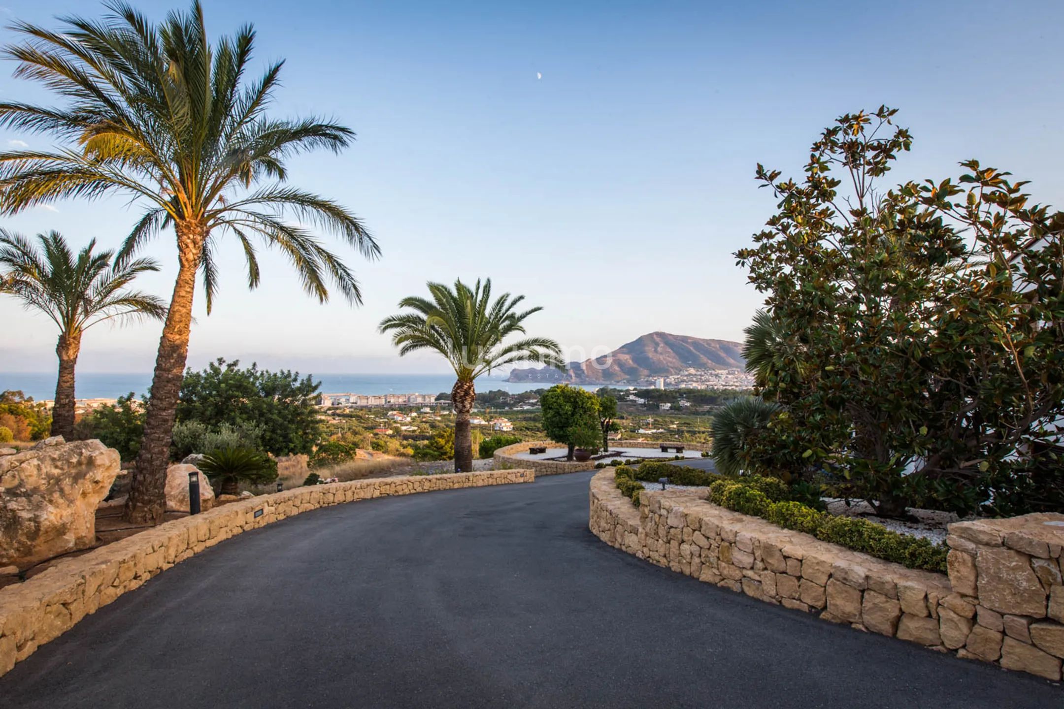 Ekskluzywna luksusowa willa z siedmioma sypialniami i panoramicznym widokiem na morze w Altea — photo 23