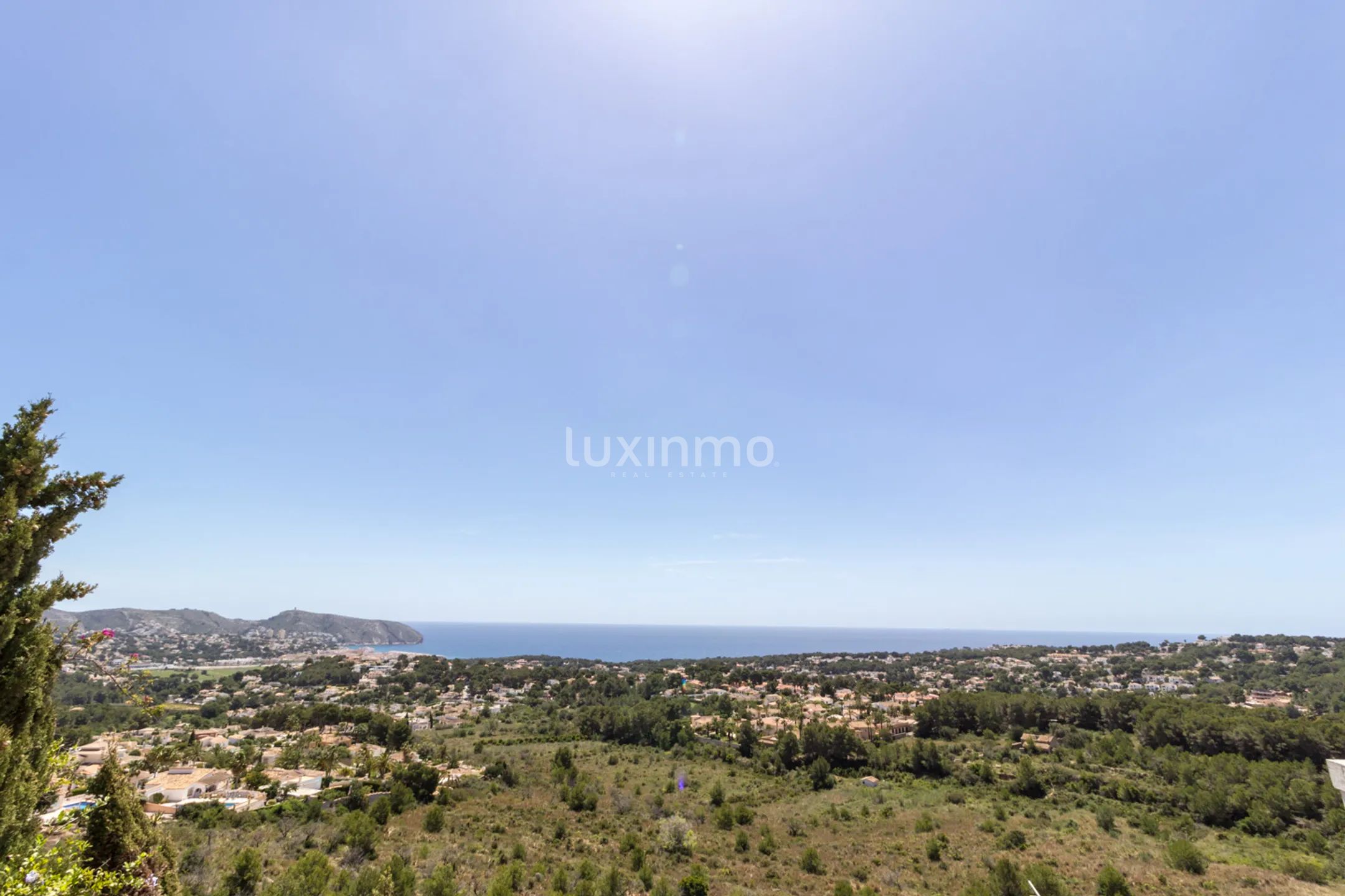 Urban plot with sea view for sale in Benimeit Moraira