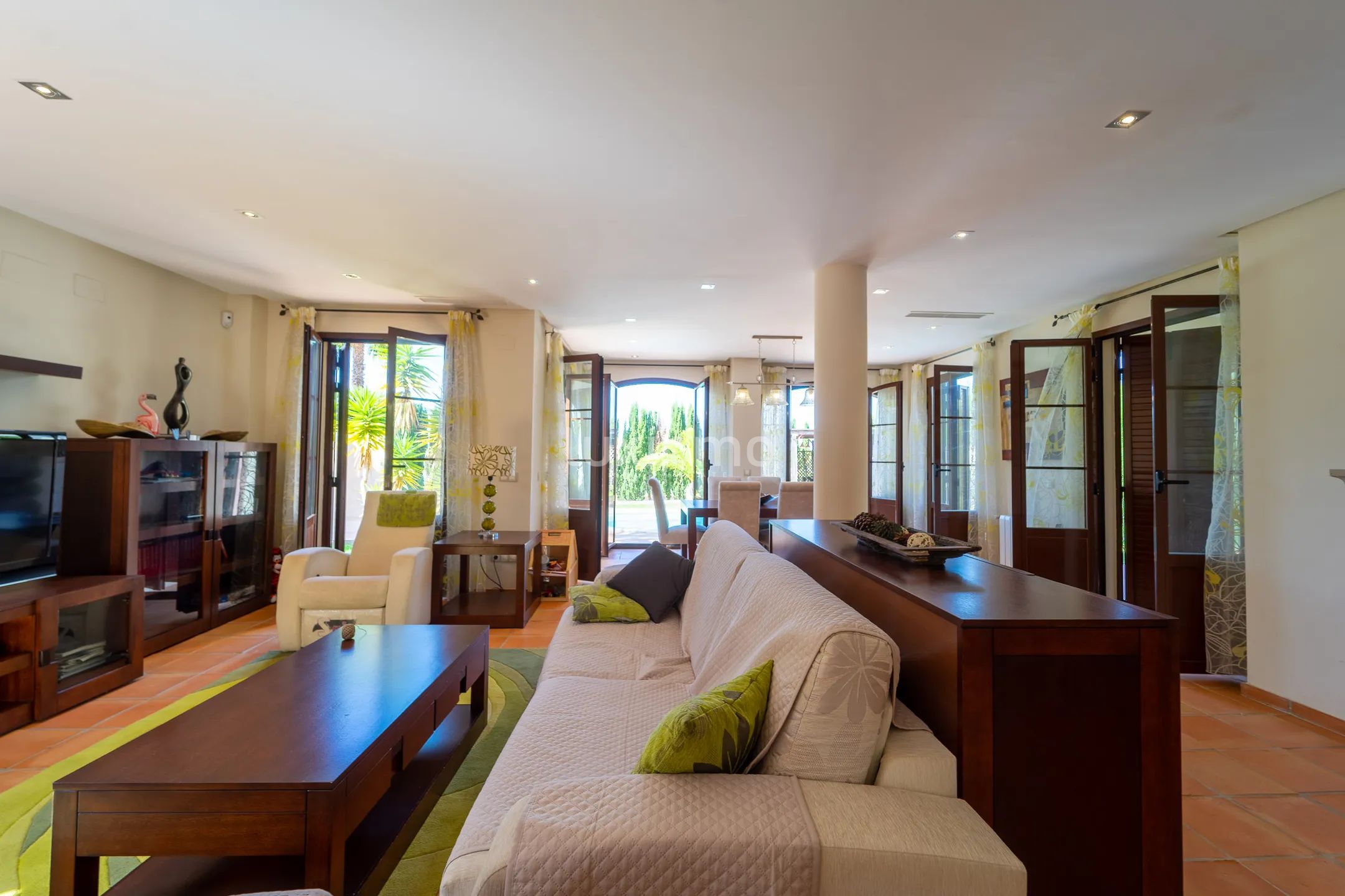 House for sale with sea view and pool in Sierra Cortina — photo 12