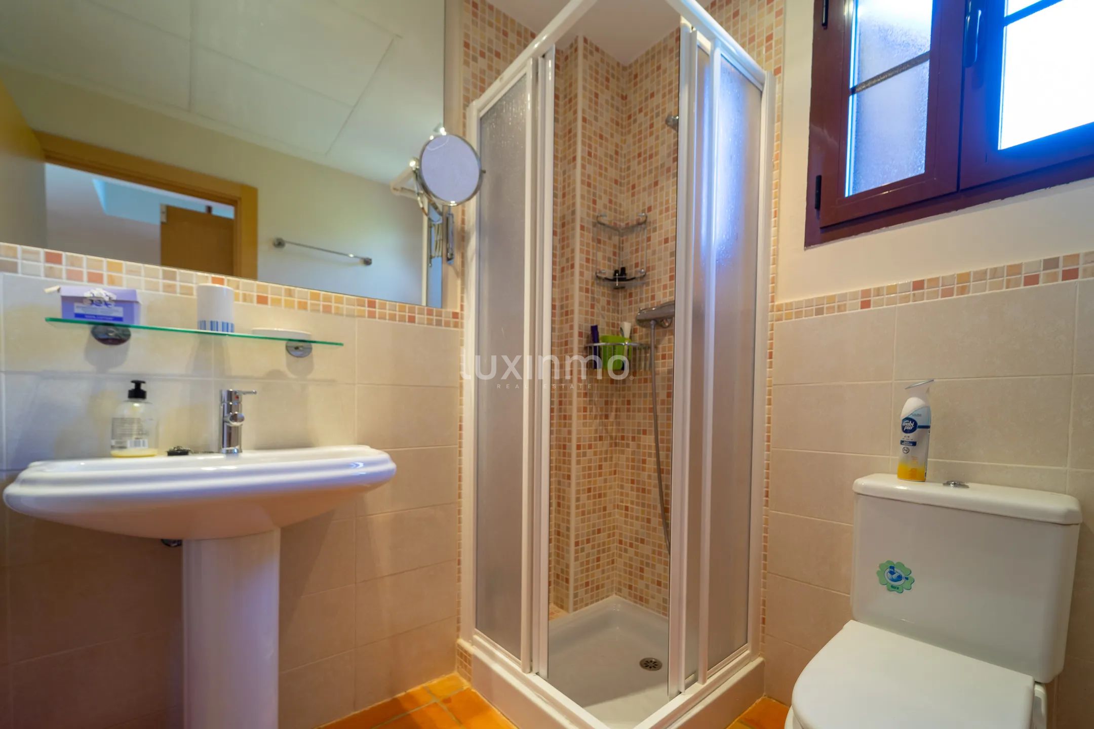 House for sale with sea view and pool in Sierra Cortina — photo 38