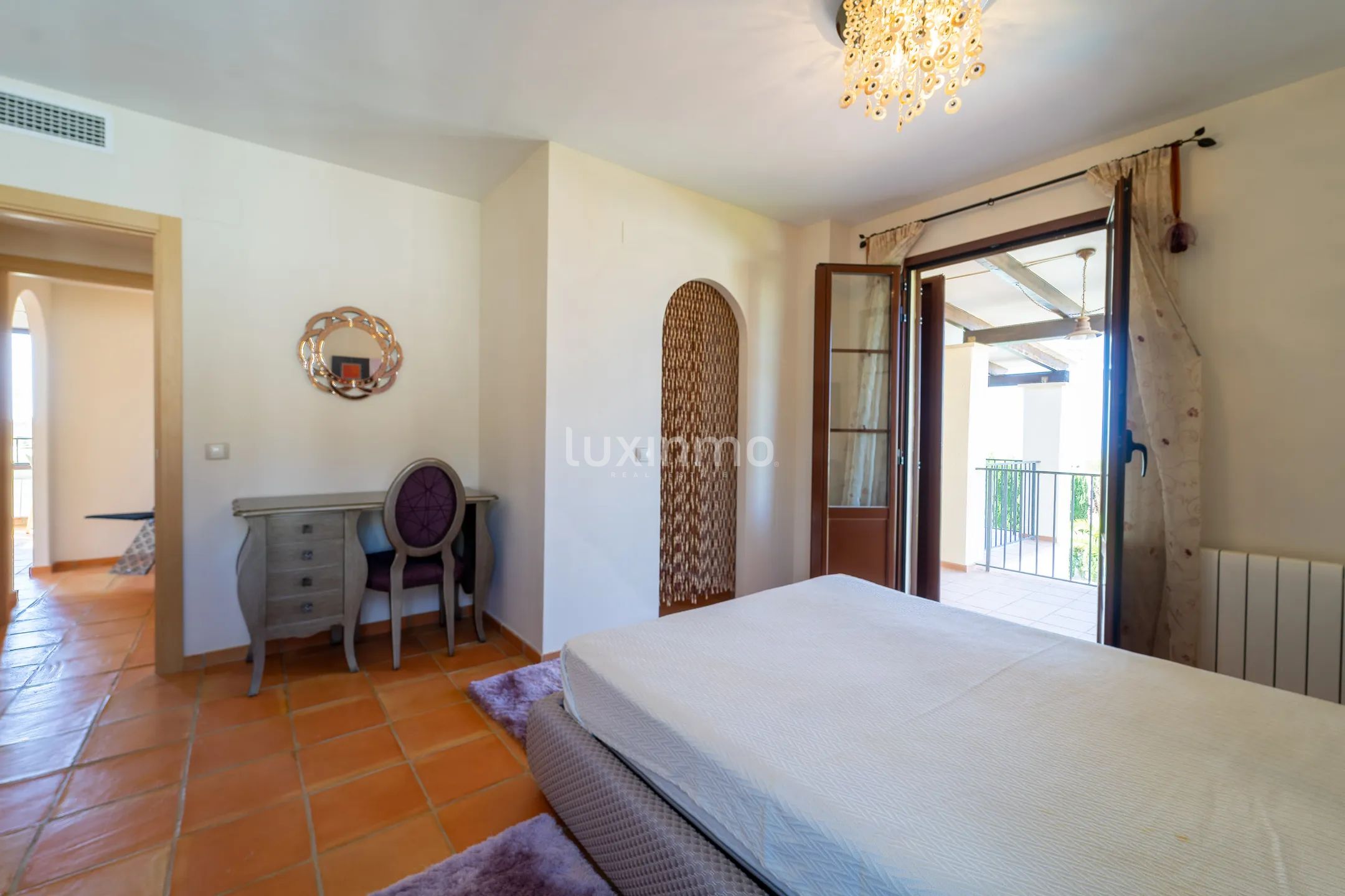 House for sale with sea view and pool in Sierra Cortina — photo 20