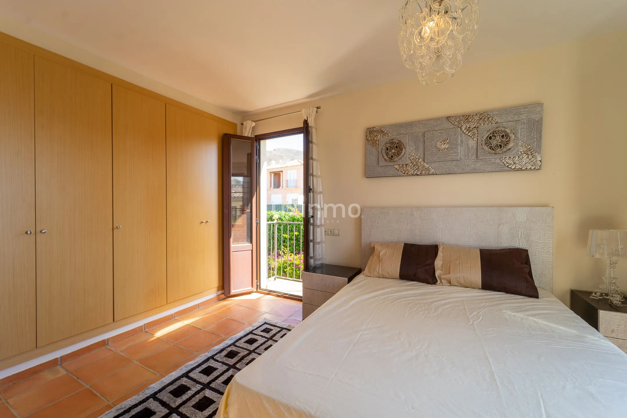 House for sale with sea view and pool in Sierra Cortina — photo 25