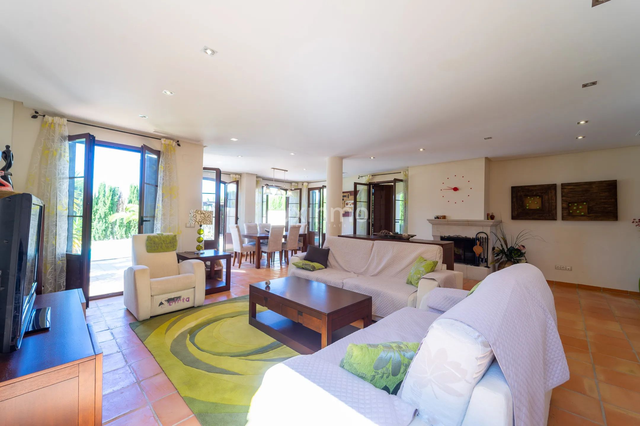 House for sale with sea view and pool in Sierra Cortina — photo 10