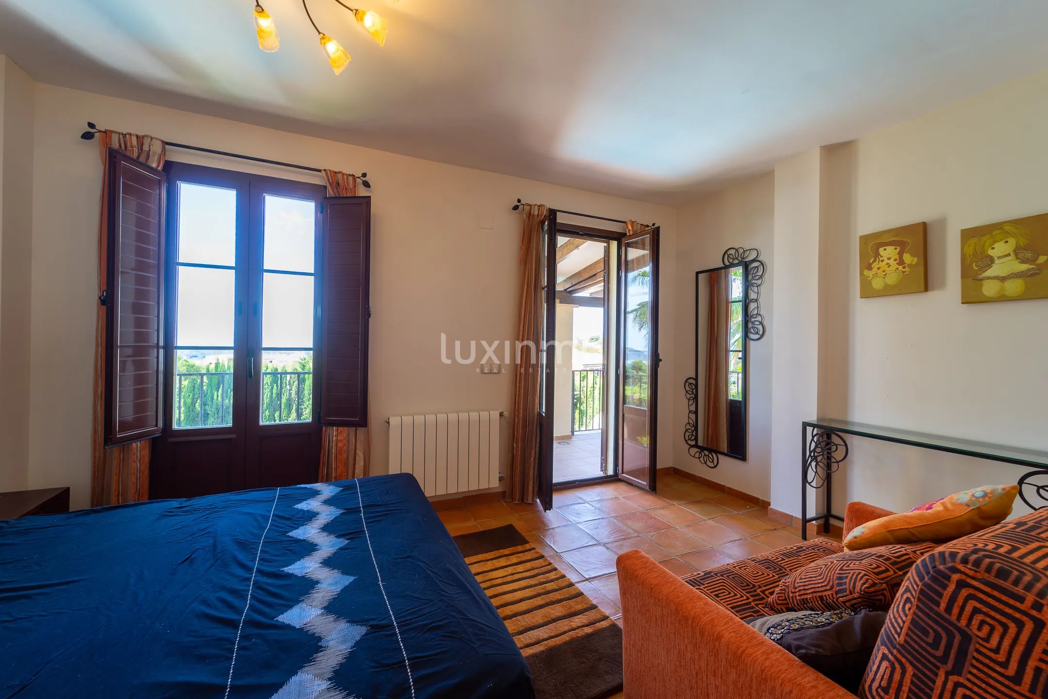 House for sale with sea view and pool in Sierra Cortina — photo 31