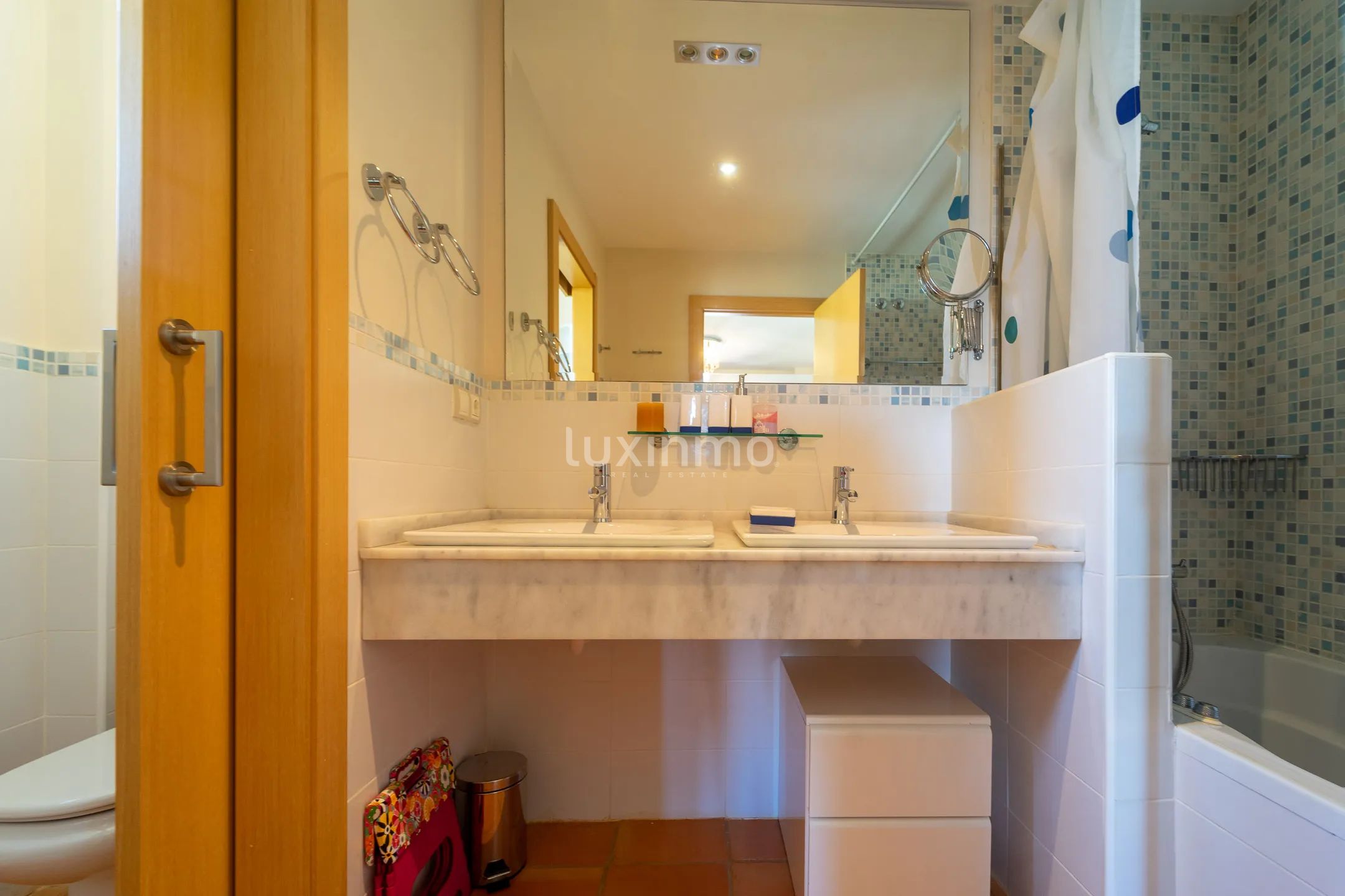 House for sale with sea view and pool in Sierra Cortina — photo 22