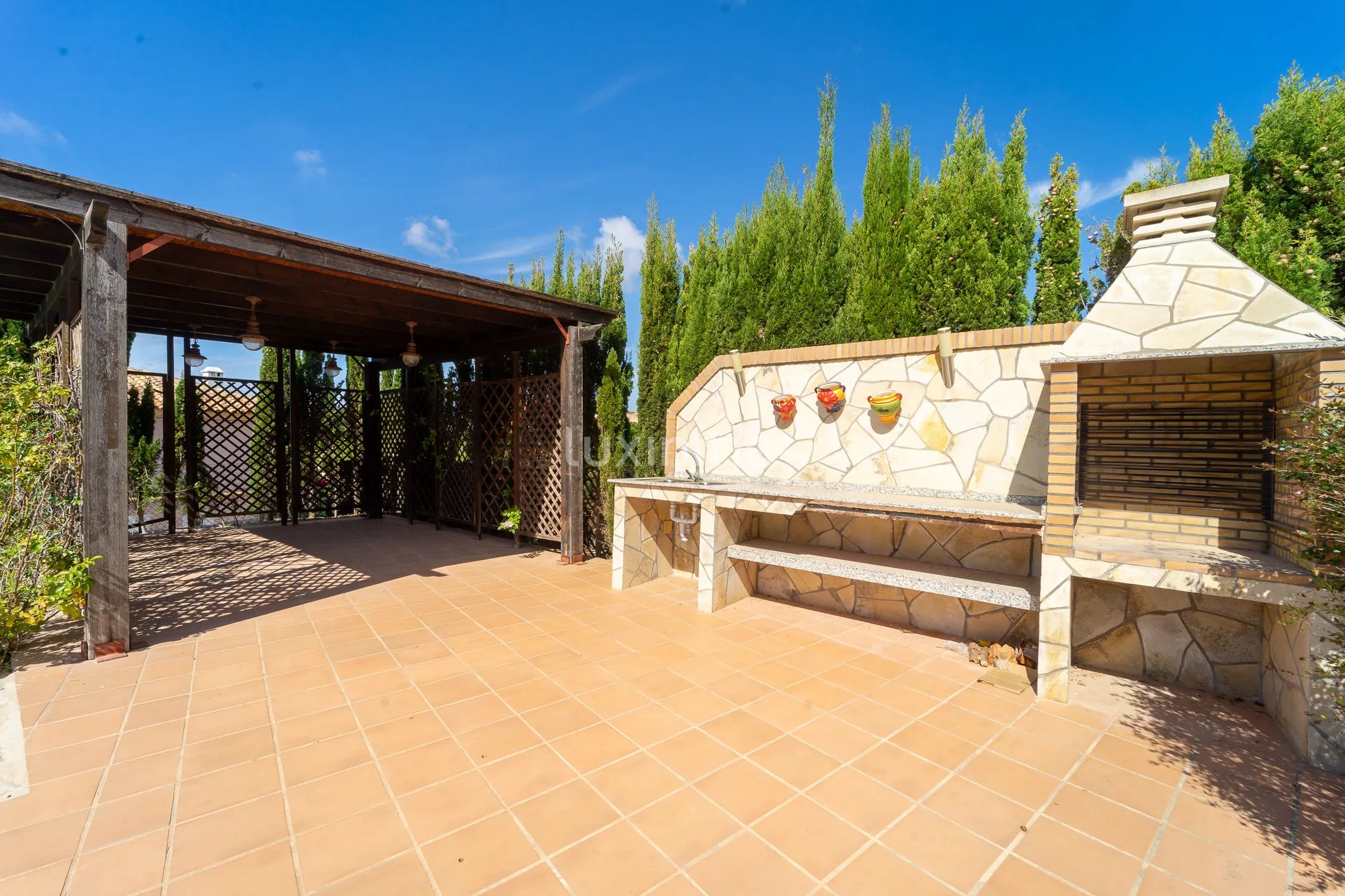 House for sale with sea view and pool in Sierra Cortina — photo 43