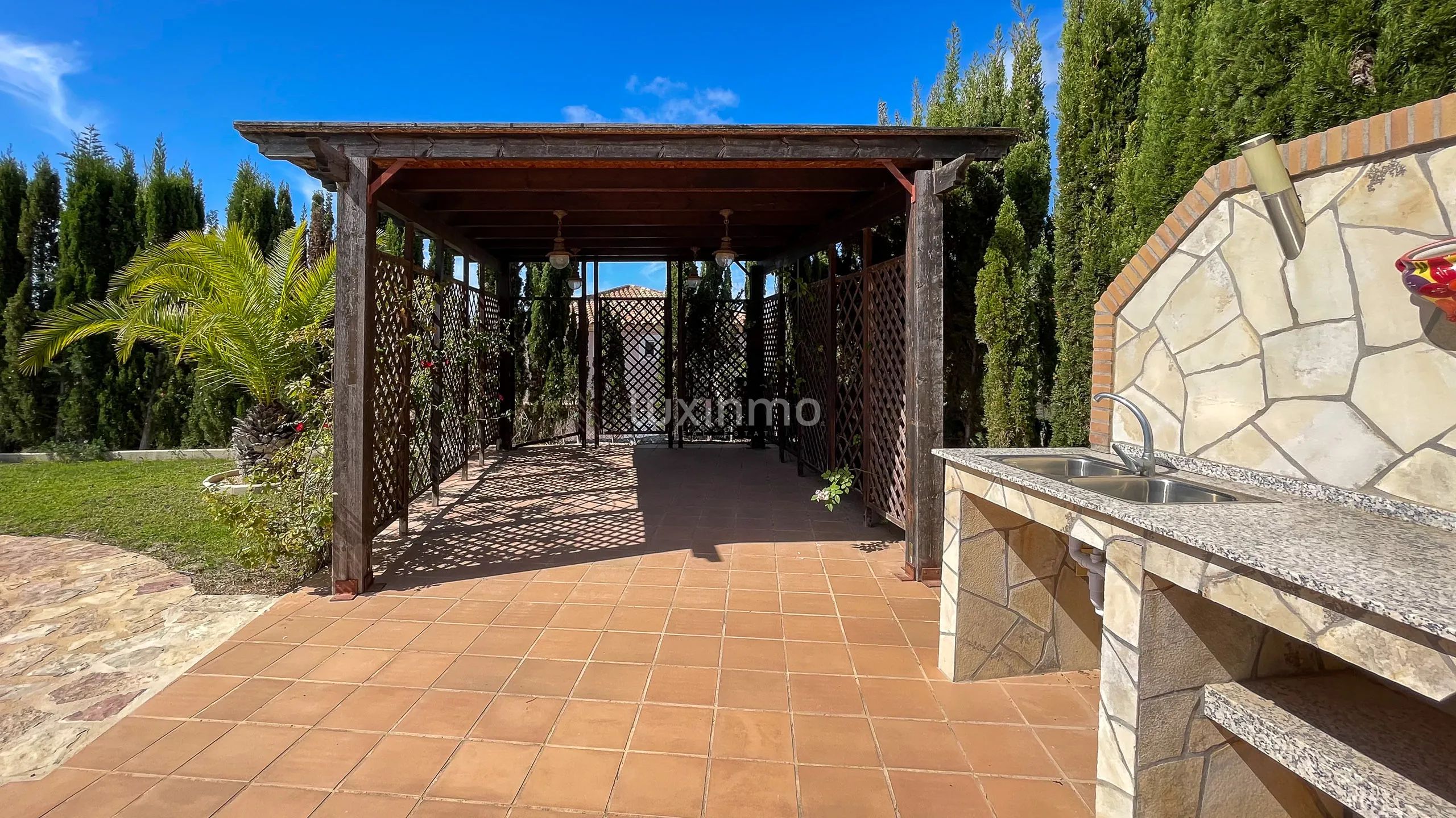 House for sale with sea view and pool in Sierra Cortina — photo 42