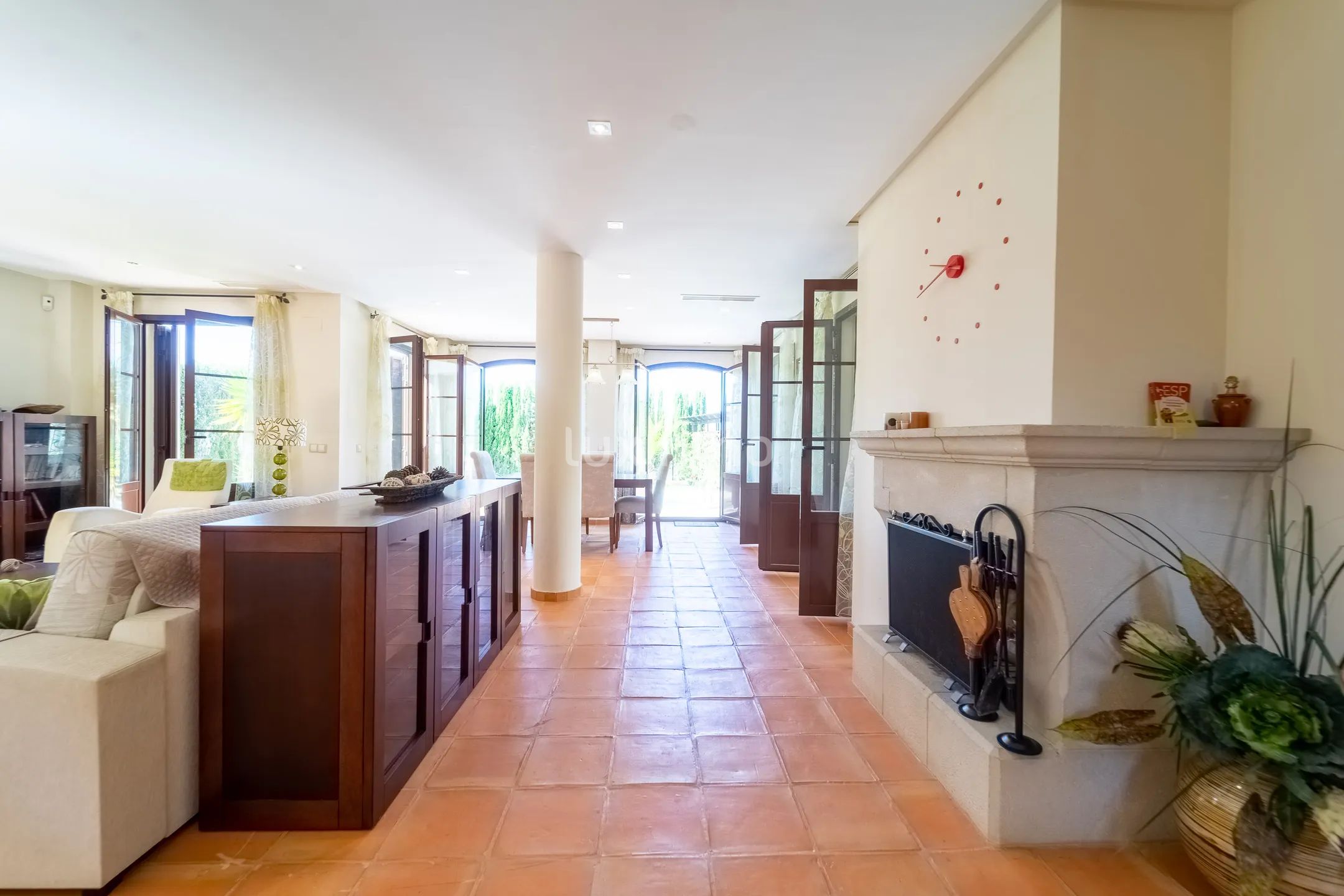 House for sale with sea view and pool in Sierra Cortina — photo 13