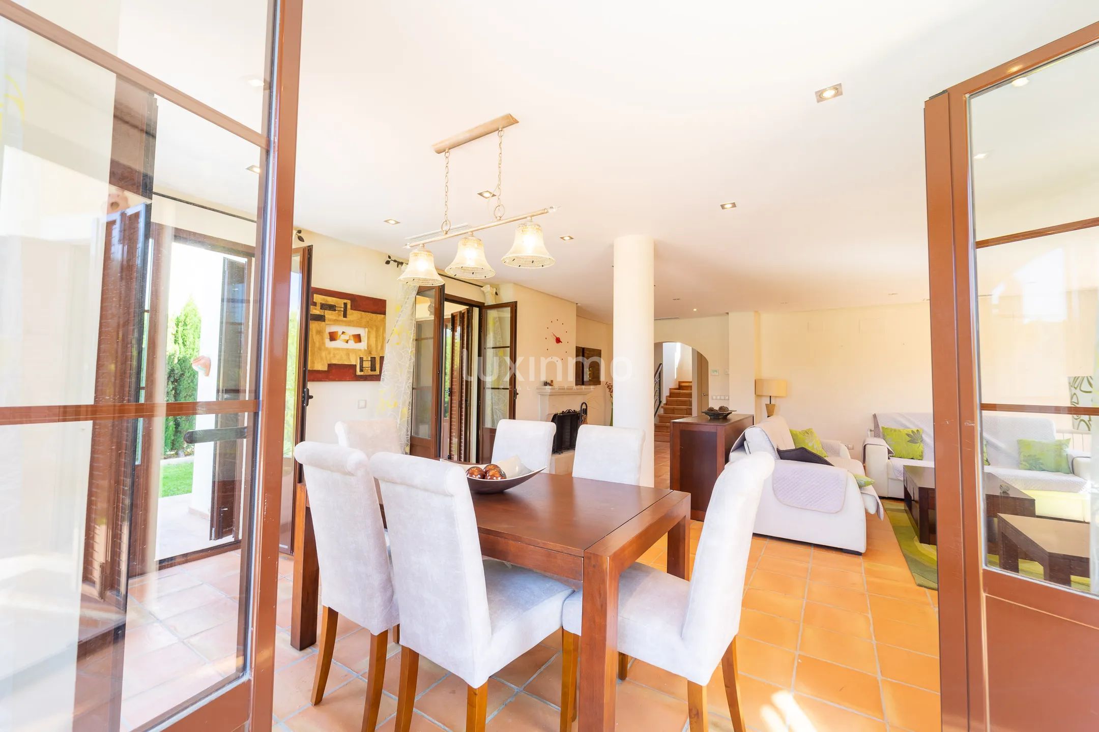 House for sale with sea view and pool in Sierra Cortina — photo 11