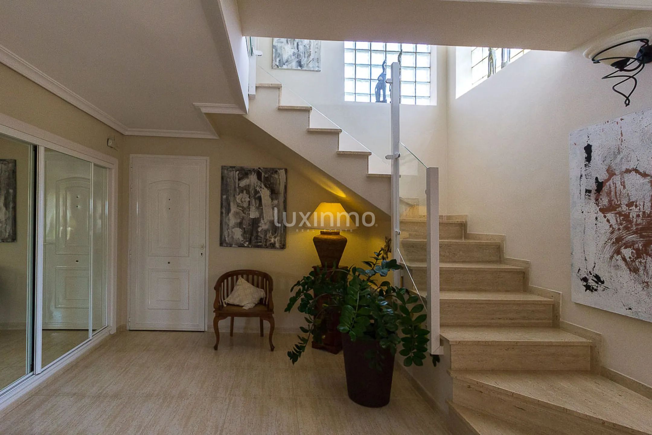 Elegante Villa mit schönem Garten zum Verkauf in Alfas del Pi — photo 15