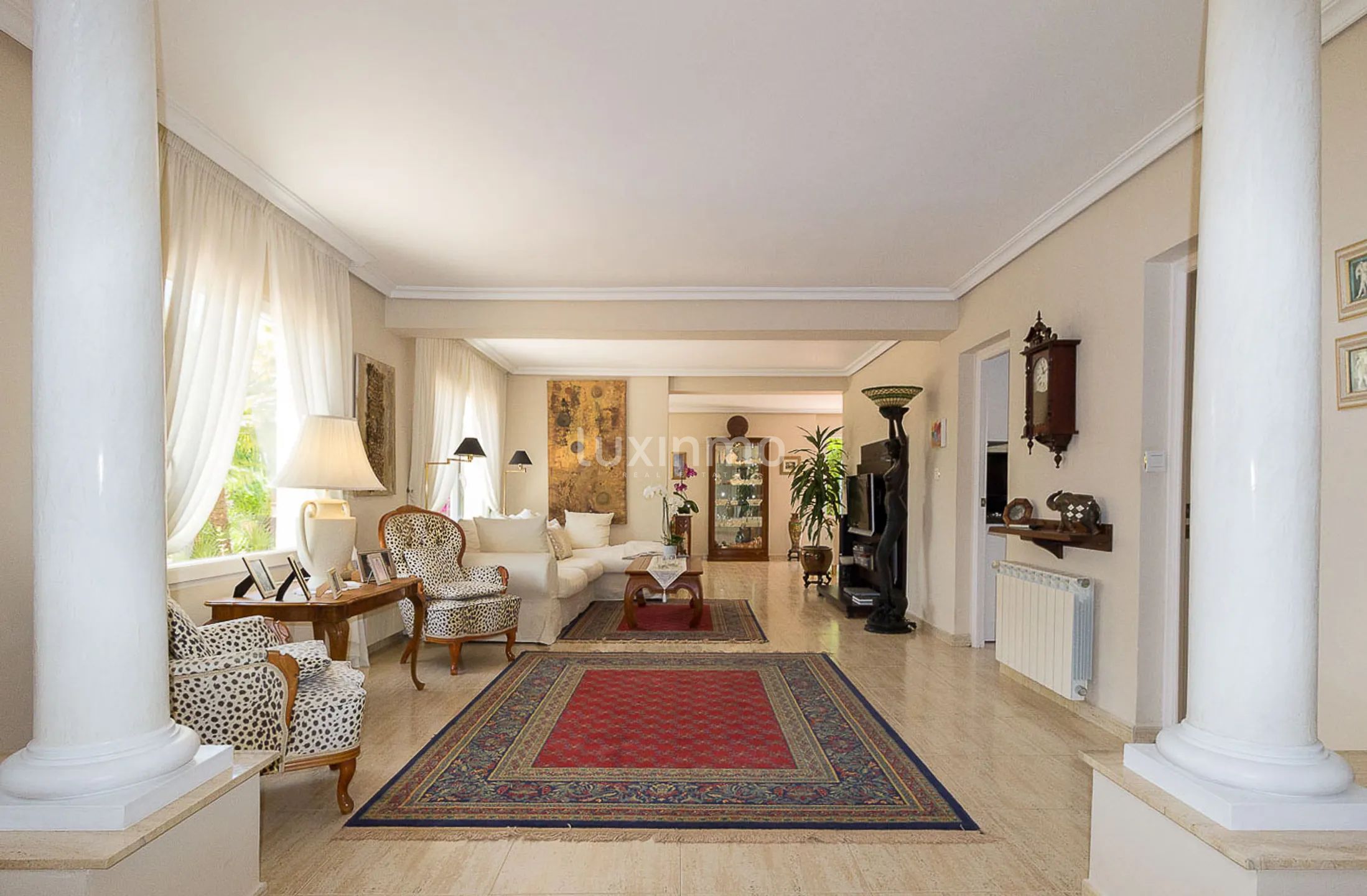 Elegante Villa mit schönem Garten zum Verkauf in Alfas del Pi — photo 4