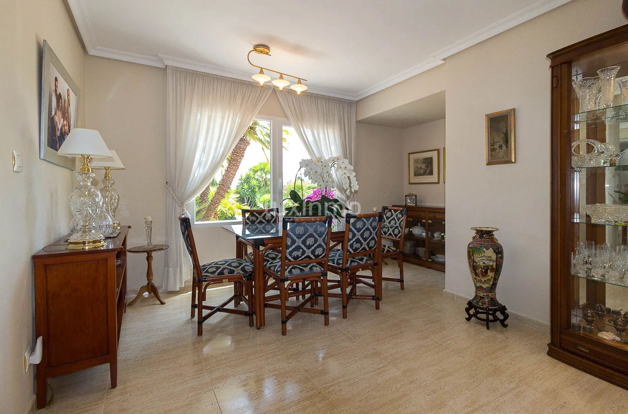 Elegante Villa mit schönem Garten zum Verkauf in Alfas del Pi — photo 10